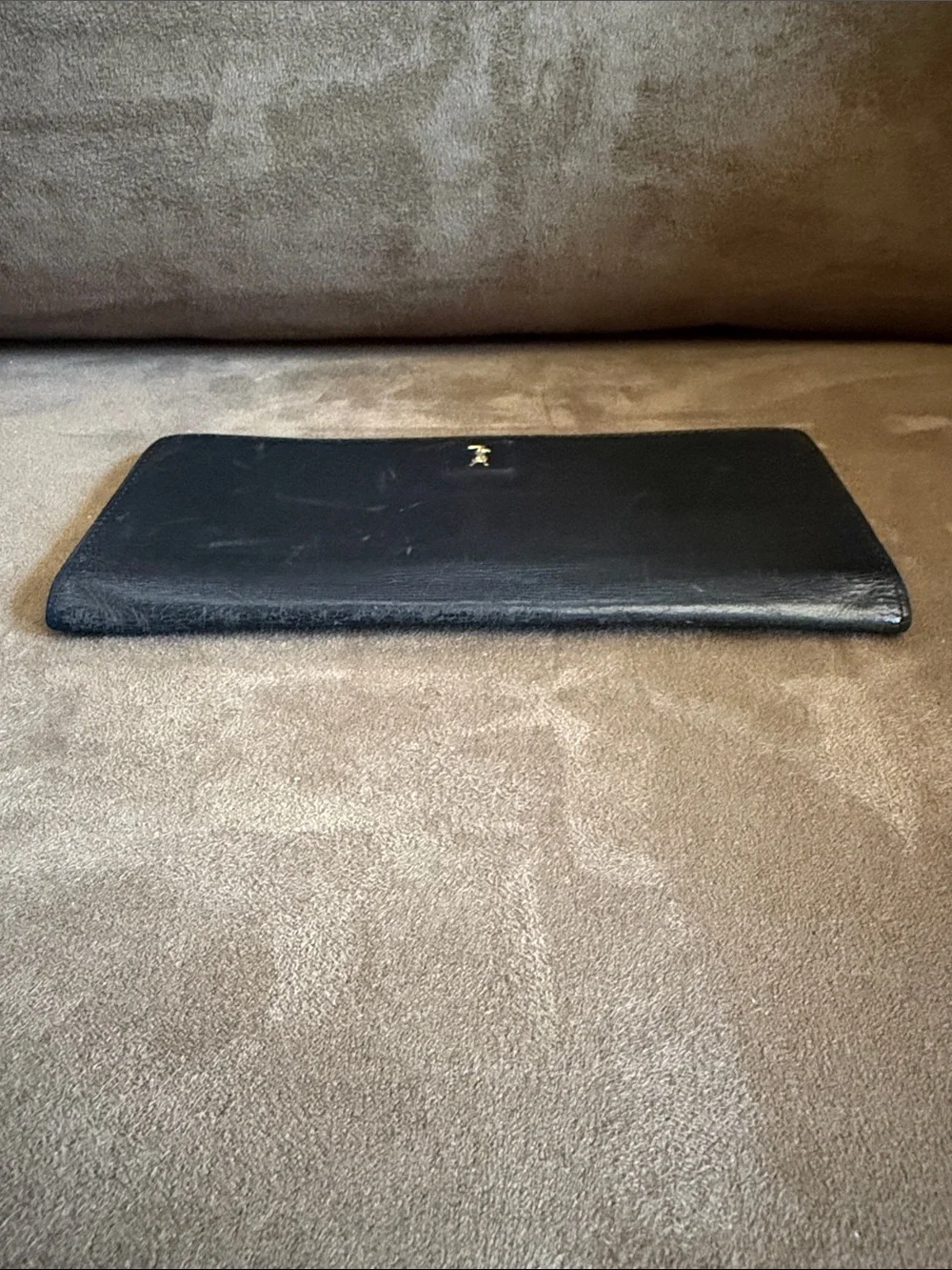Yves Saint Laurent Black Lambskin Leather Slim Wallet - Picture 7 of 12